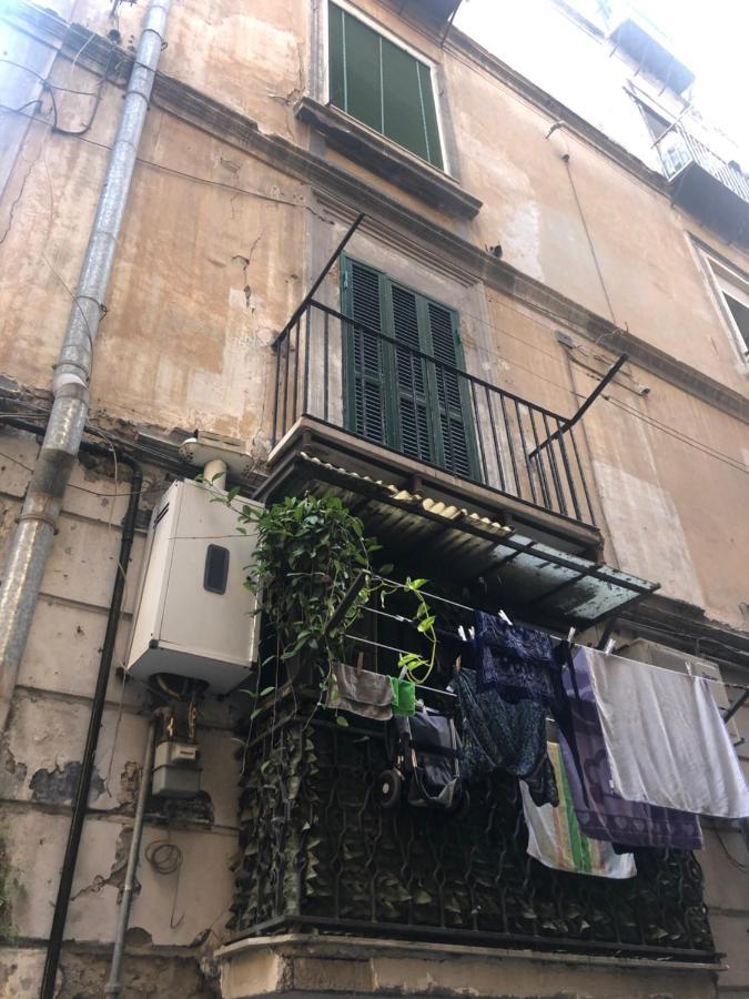 Quartieri Spagnoli Homecasa Vacanze Napoli Bagian luar foto