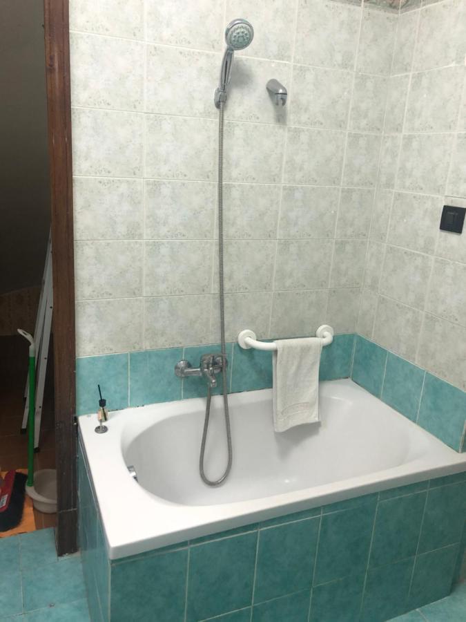 Quartieri Spagnoli Homecasa Vacanze Napoli Bagian luar foto